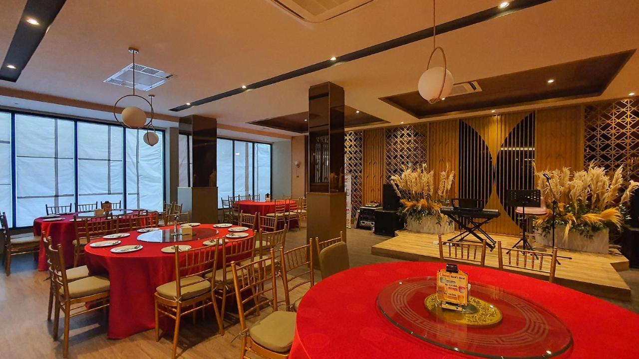 Classie Hotel Palembang Exterior photo