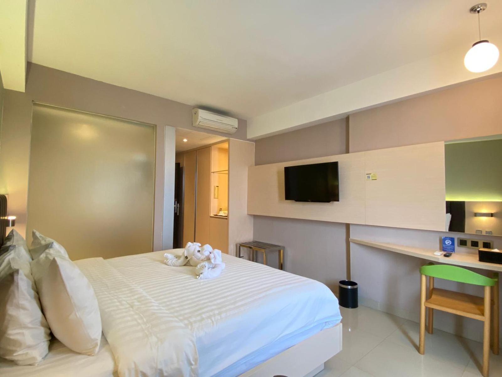 Classie Hotel Palembang Exterior photo