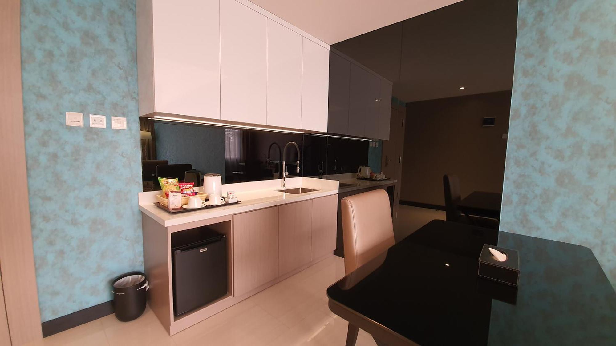 Classie Hotel Palembang Exterior photo
